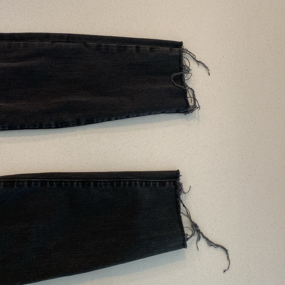 Madewell 9” High Riser Distressed Skinny Jeans - Picture 4 of 7